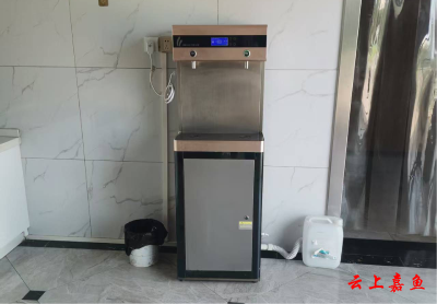 嘉鱼公路服务区：旧貌焕新颜 服务暖人心