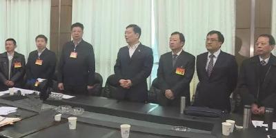 丁小强、王远鹤等市领导看望出席咸宁市五届人大一次会议的通城代表