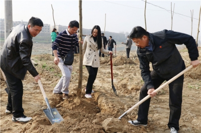 熊亚平、刘明灯等县“四大家”领导参加义务植树 为全国重点生态功能县增绿添彩