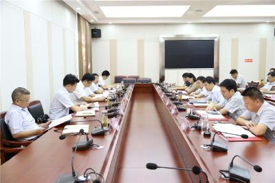 县委书记熊亚平主持召开县委常委会第十六次会议