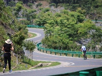 赛道体验，感受黄袍山之美