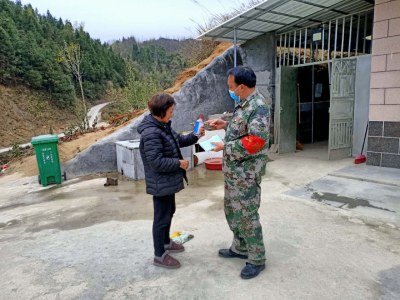 通城县马港镇丁仙村：连轴转的村支书
