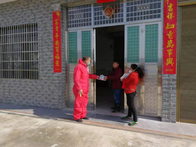 【让党旗在防疫一线高高飘扬】  疫情不退，我决不退        ——大坪乡来苏村党支部书记黎三龙抗疫侧记