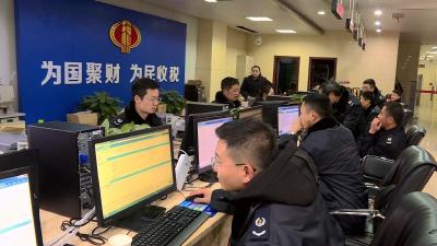 湖北通城：阶段性社保费优惠为企业“减负”