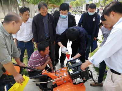 通城：巧送农机“及时雨” 春耕扶贫添动力