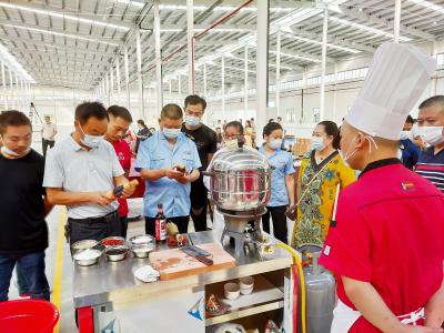 多部门全程服务烹饪技能大赛，保障活动期间食品安全