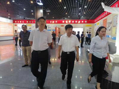 山西省绛县党政代表团来通城参观考察