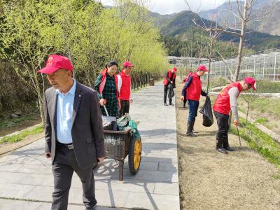 通城：清洁景区环境 倡导文明旅游 