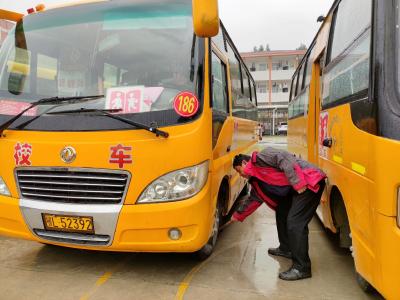 通城县马港镇：加强校车隐患排查 确保学生出行安全