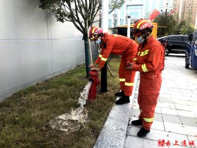 通城消防护航县“两会”消防安保工作