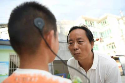 20年帮600多名听障儿童开口说话 一位语言康复师的“聋童不哑”行动