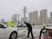 刷屏！风雪里这些“冻“人“色彩”温暖一座城