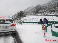 刷屏！风雪里这些“冻“人“色彩”温暖一座城