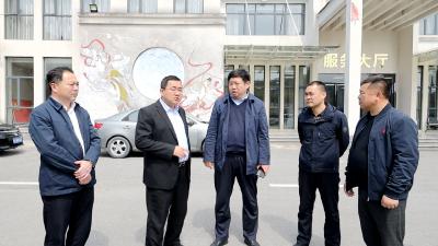 荆门市东宝区党政考察团来通城县考察城投体制改革