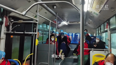 上海，凌晨，方舱夜归人