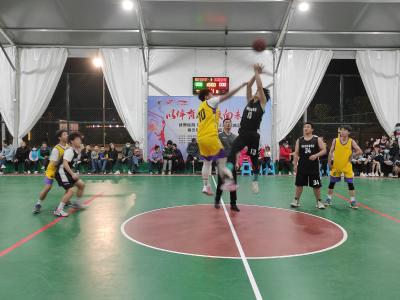 2022年通城县青少年（初中组）篮球赛精彩开幕