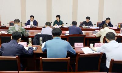 通城县十五届县委常委会第21次会议召开