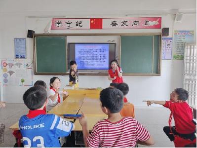 塘湖镇开展青少年国防爱国主义教育进校园活动