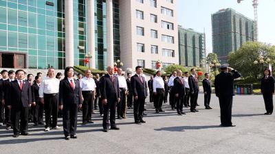 通城县人民法院举行“迎国庆”升国旗仪式