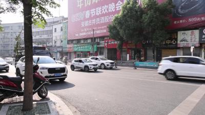 【国庆我在岗】交警“不打烊” 成为出行路上最美的“警”色 