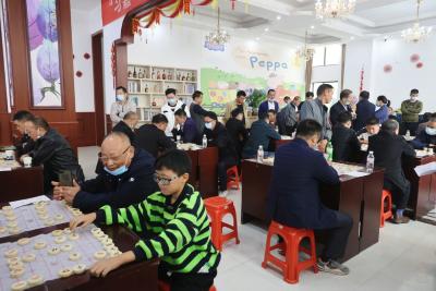 切磋棋艺 活跃群众文化生活 通城县90名选手角逐全县职工象棋比赛