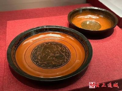 中国大美漆艺！来看2000多年前的海昏侯墓龙纹漆盘