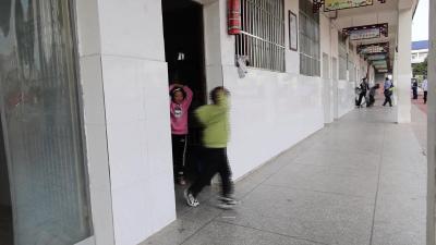 消防演练进校园 让安全一路“童”行 
