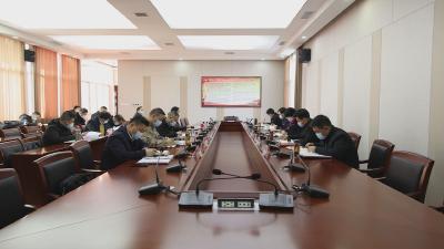 通城县十五届县委常委会第37次会议召开
