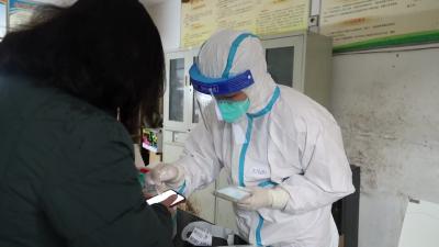 视频-【疫情防控进行时】通城县人民医院：加大力度 做好核酸检测  