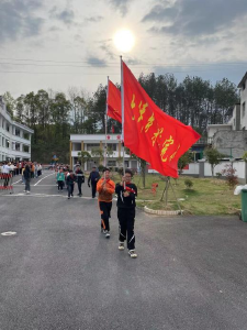 先烈回眸应笑慰 擎旗自有后来人｜通城县大坪乡来苏完小开展缅怀先烈活动