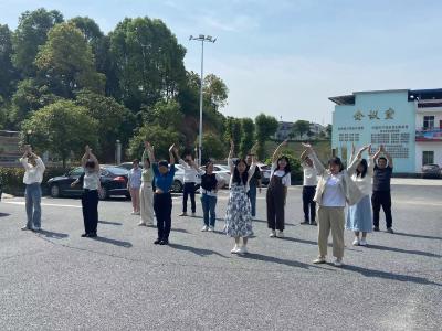 通城县马港镇：工间操跳出健康新活力