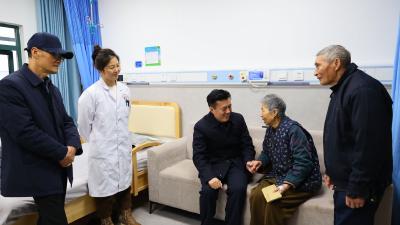 杨修伟走访慰问老干部和专家人才