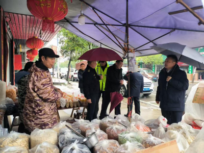 通城县石南镇：携手整治街道，共筑美好家园