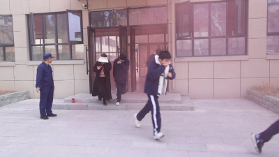 视频-通城县第三高级中学：消防演练进校园 共筑平安“开学季”