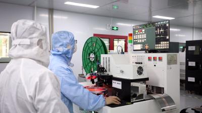 【聚力建支点 夺取“开门红”⑤】湖北强芯半导体科技有限公司：开年抓招工、忙生产 奋战“开门红”