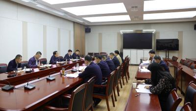 黄建平主持召开县委常委会2025年第10次会议 扎实开展深入贯彻中央八项规定精神学习教育