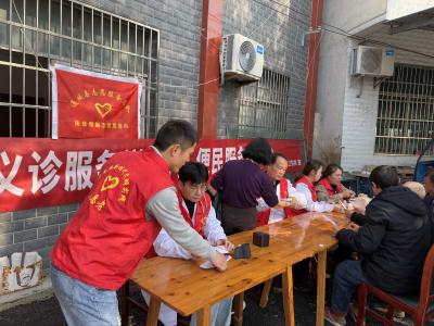 通城县石南镇开展“义诊服务送上门 便民服务暖人心”活动