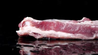 真的别再把肉泡水里解冻了！这3种正确方法学起来