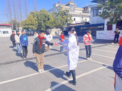 通城县北港镇前冲小学开展防治结核病活动