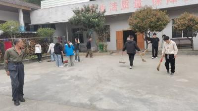 通城县塘湖中学：情暖福利院 爱心在传递