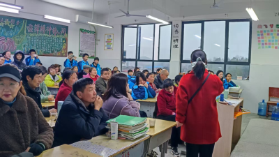 通城县北港中学分年级举行家长会：春启新程 共育花开