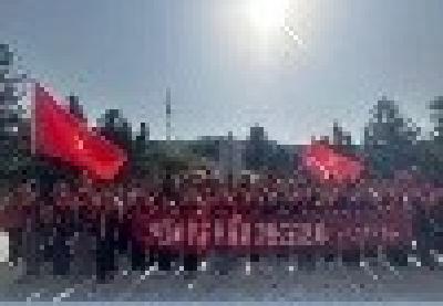 通城县麦市中心完小开展“清明祭英烈 薪火传童心”活动
