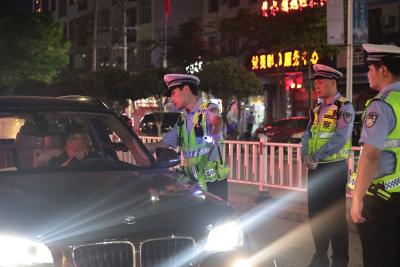 “夜鹰”出击！通城县交通管理大队开展五一前夕夜查行动