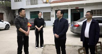 黄建平到关刀沙堆四庄检查督办森林防火工作时强调：落实落细各项工作措施 筑牢森林防火安全屏障
