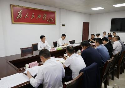 通城县召开鄂湘赣商贸物流中心项目建设工作推进会
