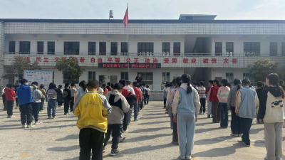 通城县塘湖镇夏家完小开展校园消防安全应急演练