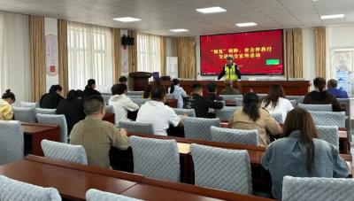 通城县公安局交通管理大队：“银发”群体挂心间 交通安全不止步