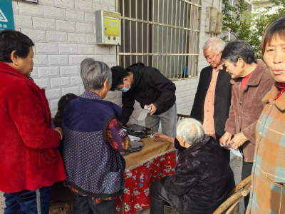 通城县塘湖镇：健康体检送上门 贴心服务暖人心