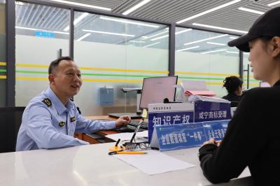 【干部素质提升年】通城县市场监督管理局：“一把手”亲自办 沉浸式体验助推政务服务再升级
