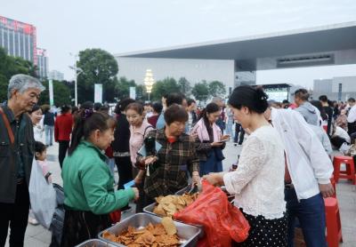 2025年咸宁市“社区文化节”文明实践活动通城专场火热举行